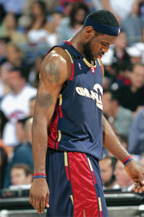 而是对一名 而是对一名